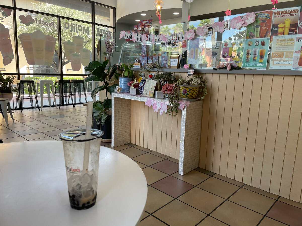 Блиин, вот и час подходит к концу. Жаль, чёрные кругляшки не достать. Придётся оставлять 