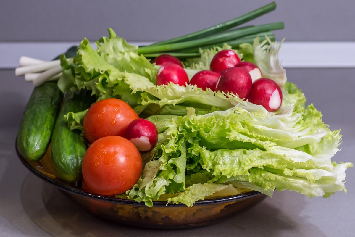 Салат для разгрузочного дня с курицей