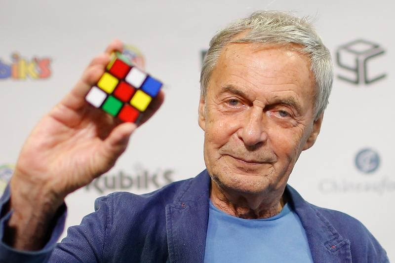 Эрно Рубик; венг. Rubik Ernő, 13 июля 1944, Будапешт, Венгрия  
