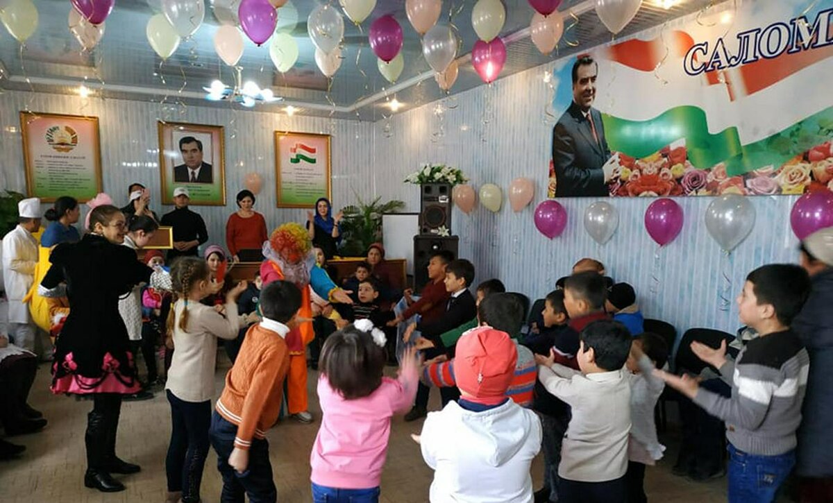 ДЕТСКИЙ ПРАЗДНИК, ОРГАНИЗОВАННЫЙ "ХАДЯИ МЕХР". ФОТО С FACEBOOK-СТРАНИЦЫ ОРГАНИЗАЦИИ