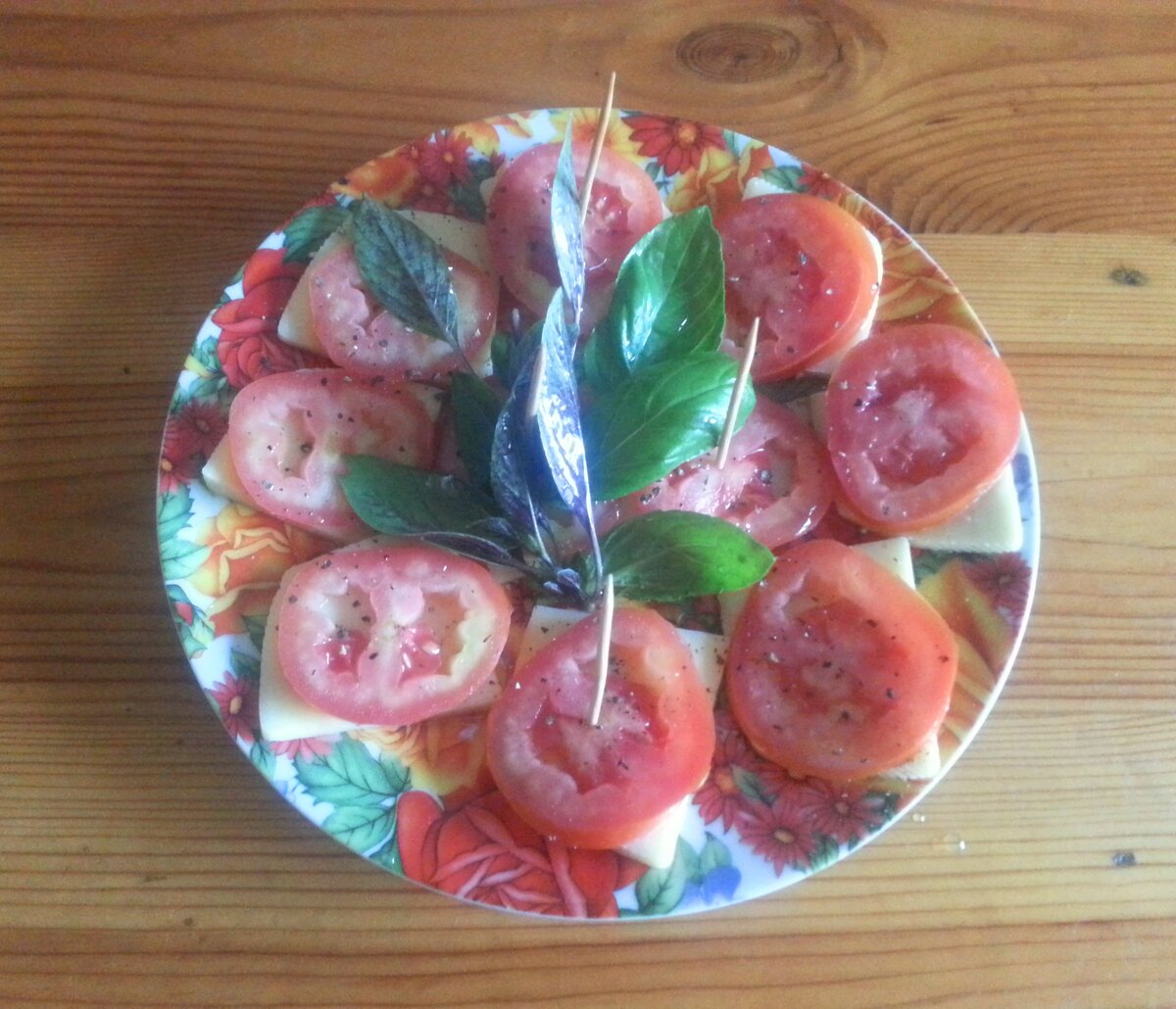 Помидоры с сыром.