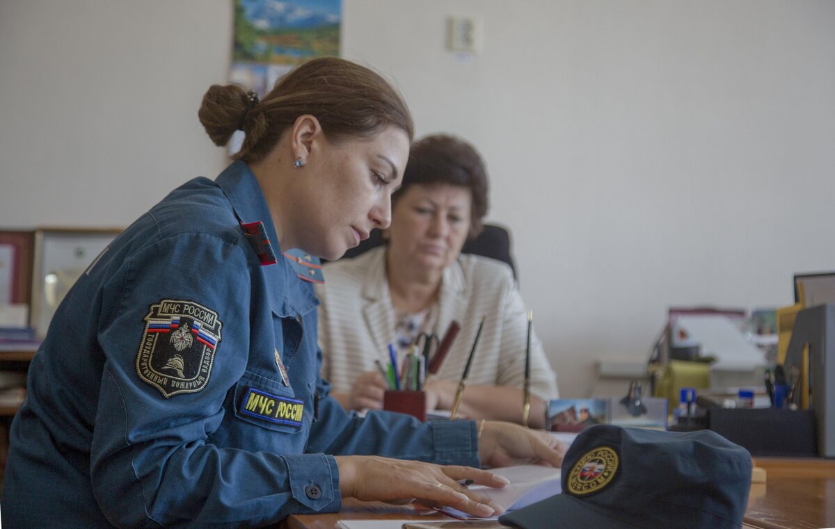 Ырбанская школа республика тыва. 17 мчс тыва. Тува кызыл. Урок безопасности в школе. Тыва безопасность.