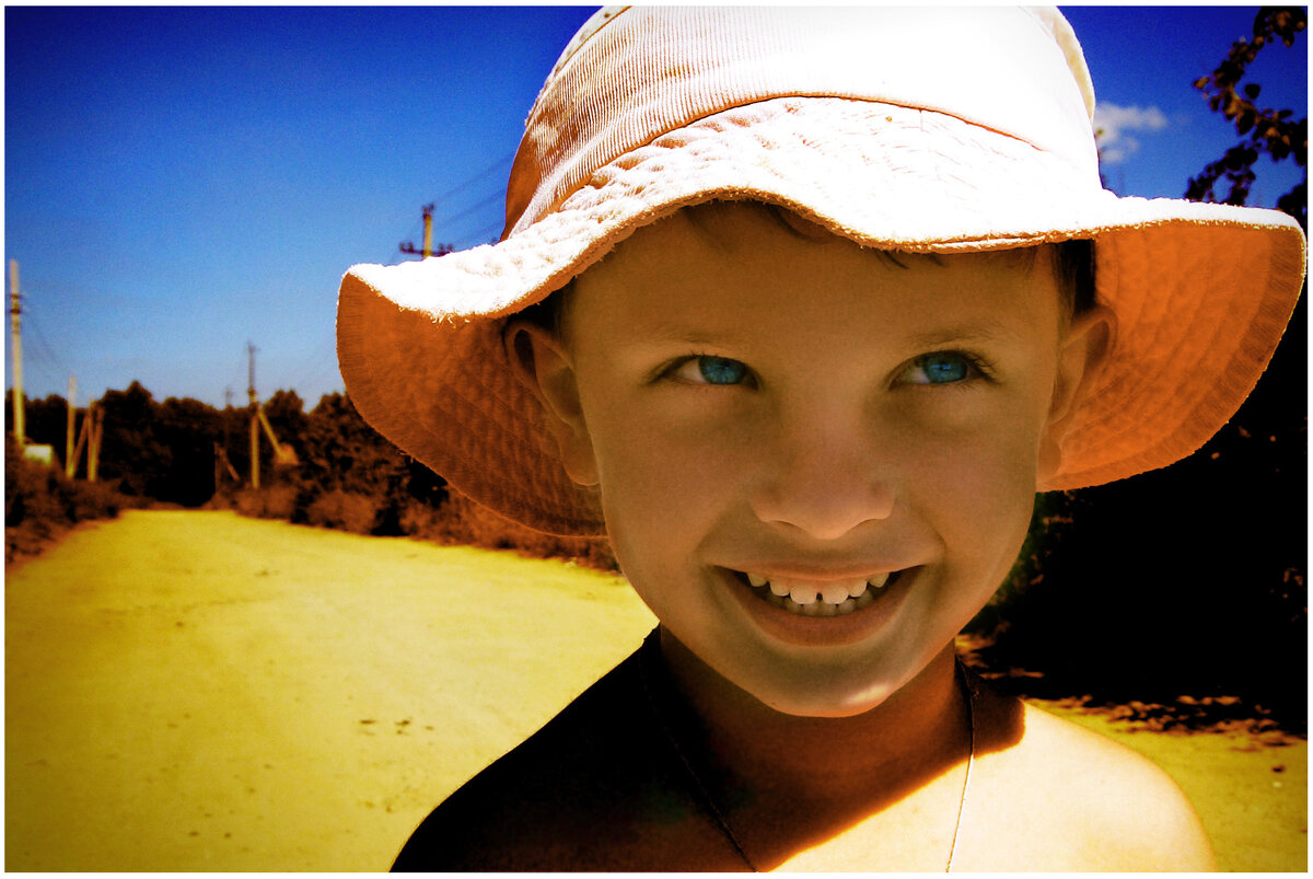 Фото с сайта https://ru.freeimages.com/photo/kids-nature-2-1542696