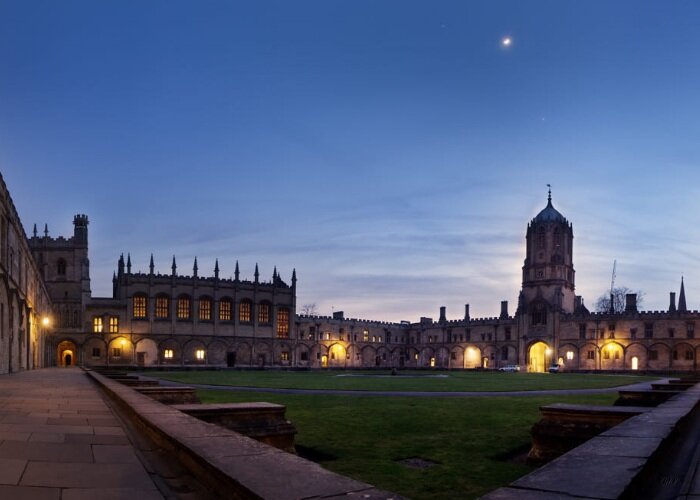 Каждый вечер при ясной погоде можно увидеть невооруженным взглядом неразлучную "троицу": Луну, Венеру и Юпитер