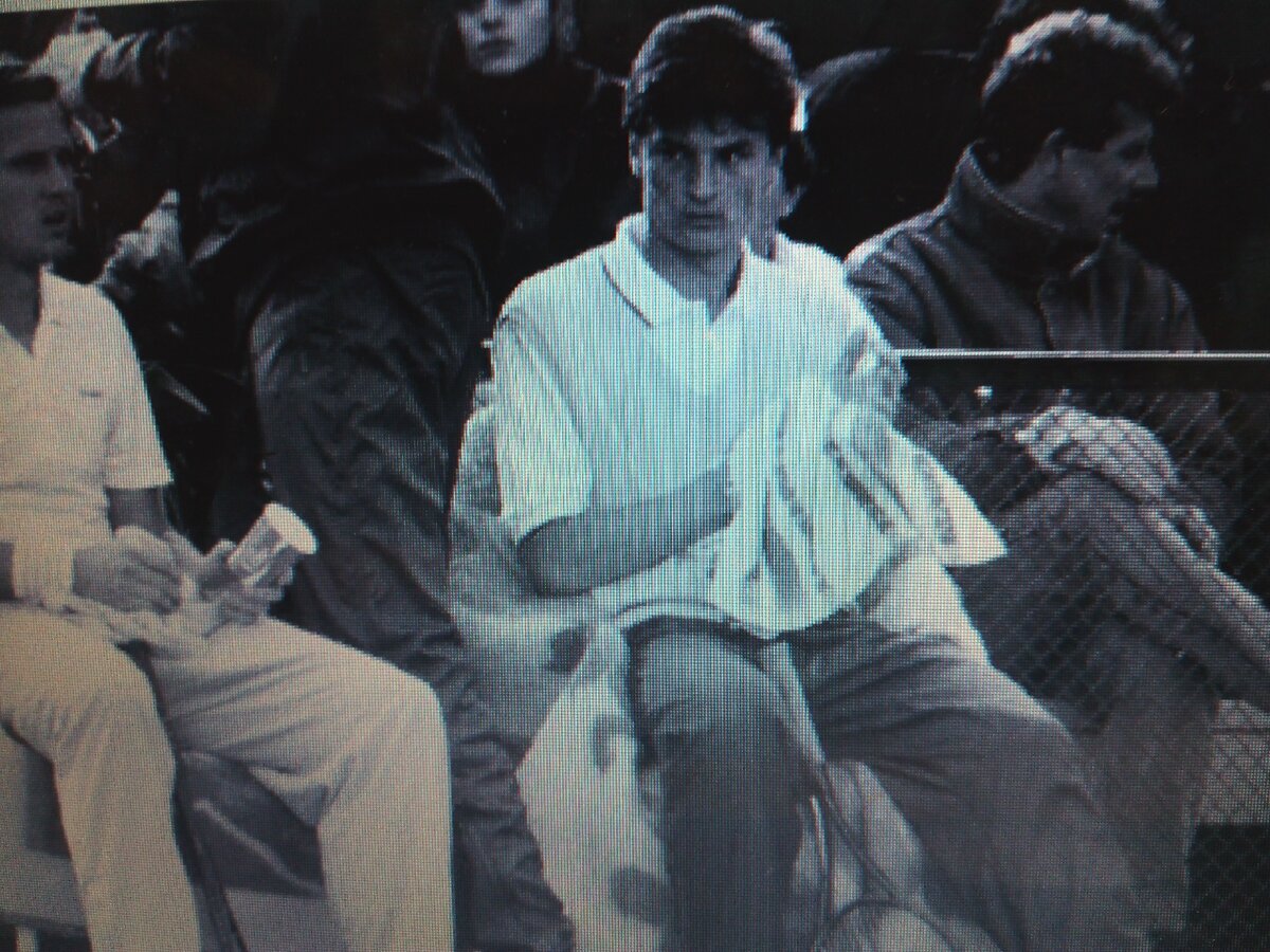 Ал-др Волков на теннисном турнире .