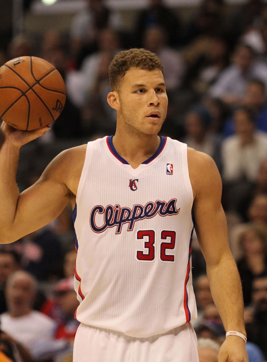 https://upload.wikimedia.org/wikipedia/commons/thumb/7/7e/Blake_Griffin_with_ball_20131118_Clippers_v_Grizzles.jpg/1200px-Blake_Griffin_with_ball_20131118_Clippers_v_Grizzles.jpg