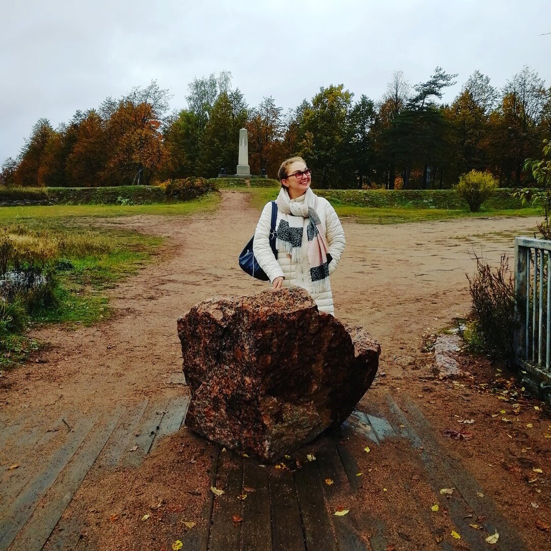 Минус на минус дает ПЛЮС ❤ ⠀
Это не математика, это - жизнь.
⠀
Когда-то семья пыталась сделать из меня “человека” - такого, как все. Я воспринимала это как ограничение моей свободы и индивидуальности - в  МИНУС.
⠀
В ответ я много лет отчаянно сопротивлялась и старалась быть ДРУГОЙ. Только делала это тоже из минусовой позиции - не ДЛЯ, а ВОПРЕКИ.
⠀
Какой же в этом плюс? Я действительно стала оригинальной. И научилась видеть в окружающих что-то особенное и привлекательное, не стремиться всех уравнять под общий знаменатель.
⠀
Это делает мою жизнь более насыщенной и увлекательной. А общение с людьми становится ресурснее и интереснее.
⠀
Ну что, у кого какие минусы есть? Давайте превратим их в плюсы. Пишите, вместе подумаем!
⠀
P.s. Всем моим близким - громадное и теплое СПАСИБО за ежедневные инсайты 🤗 В моей жизни каждый человек - значимый.
⠀