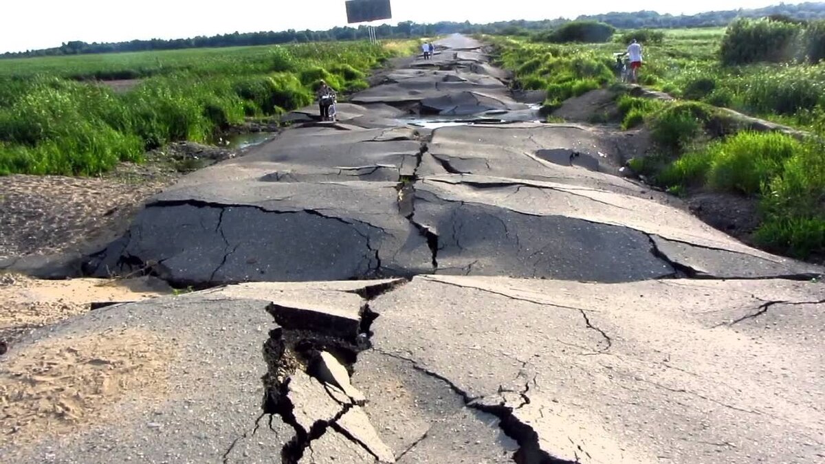 Дорога в Брянске (ист.: https://www.youtube.com/watch?v=WovLmyXPmpA).