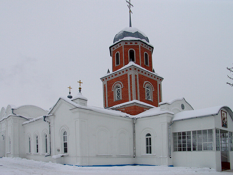 Сельская церковь.