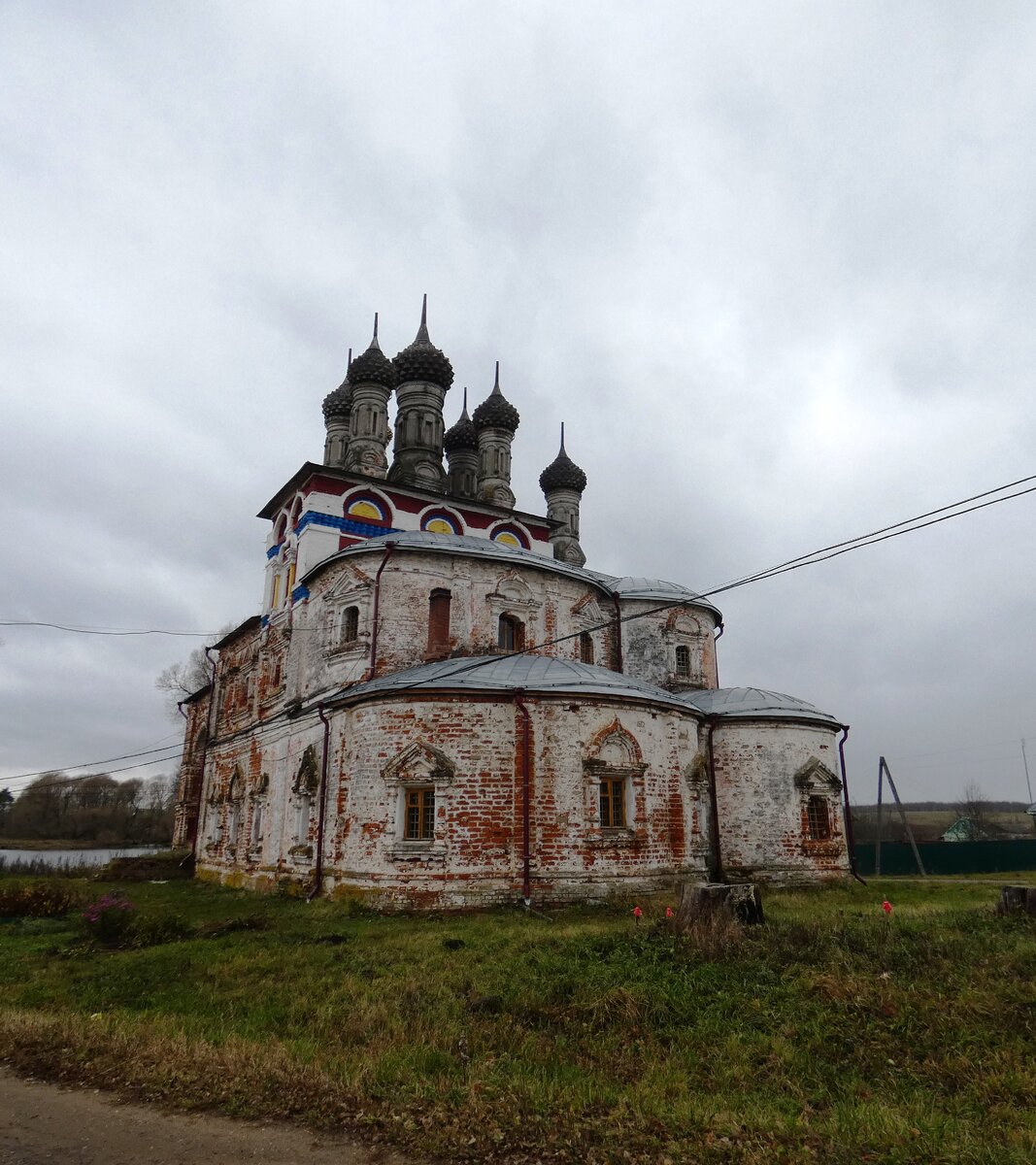 Тосно церковь петра. Старая Церковь. Старые церкви Землянска. Церковь Тосно.