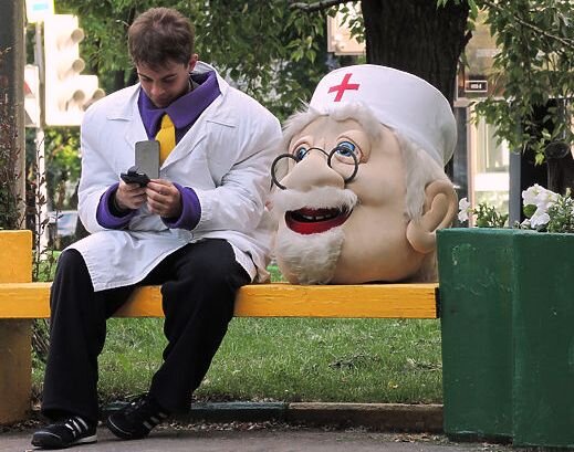 между выездами к любителям и ненавистникам режима