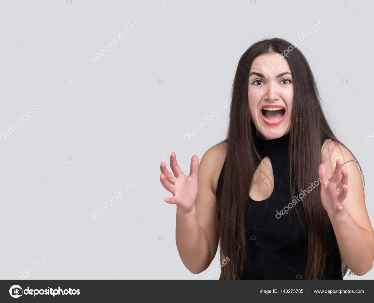 Приглашаю на свидание. О женщина. Красивая девушка на свидании. Руки женщины. Девушка приглашает сама.