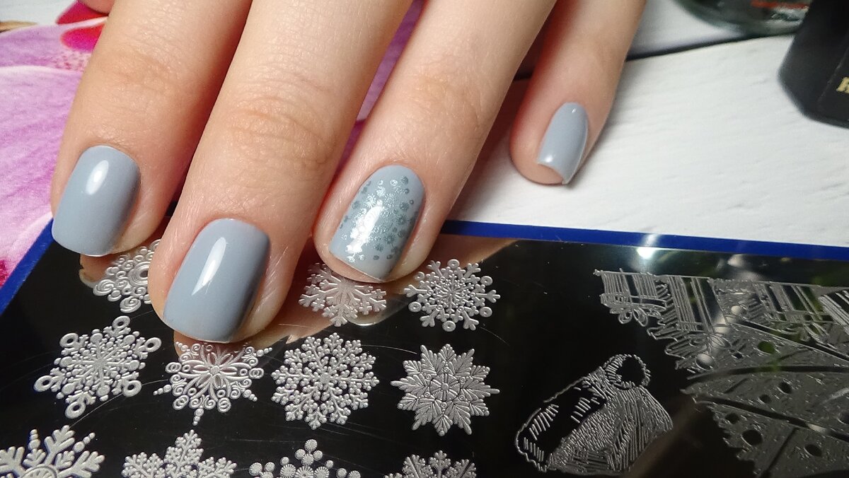 новогодний маникюр, гель лак и стемпинг с AliExpress