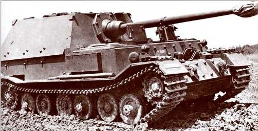 САУ "Фердинанд" (шасси № 150011) во время испытаний на Куммерсдорфском полигоне. Март-апрель 1943 года. 