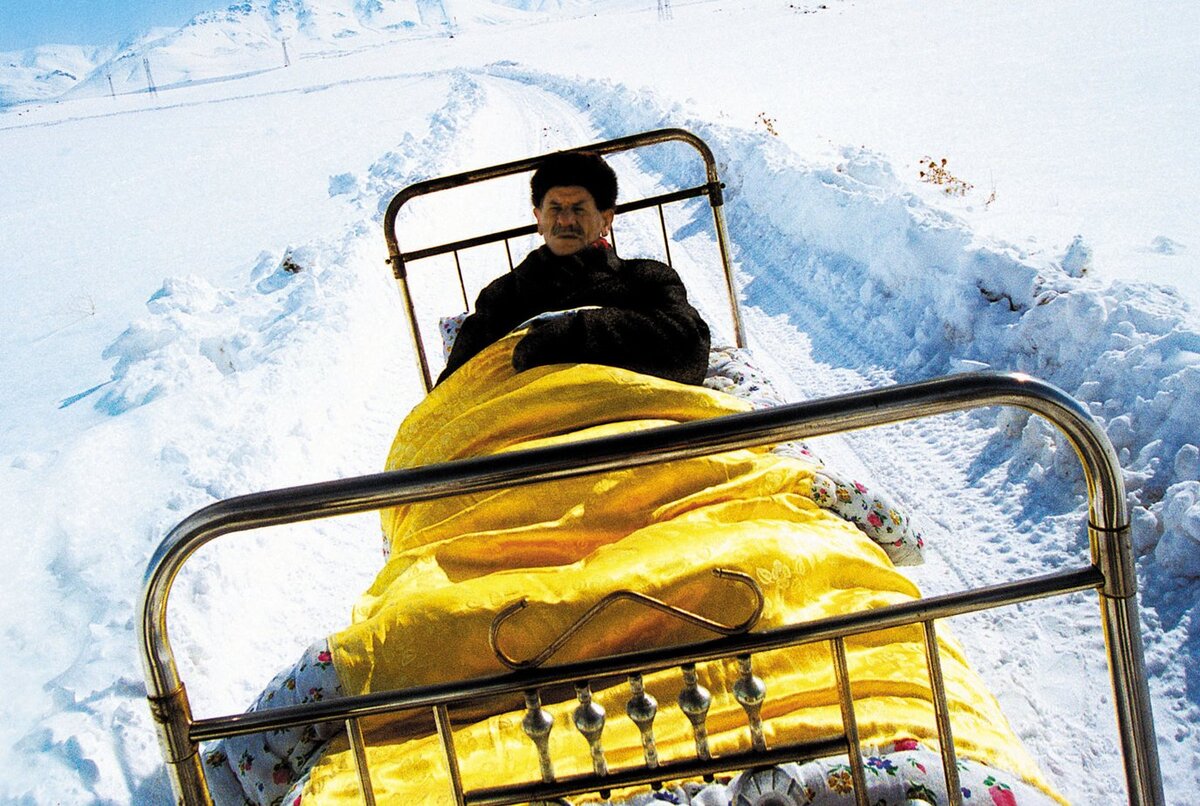 Кадр из фильма "Водка-лимон", 2003 г.