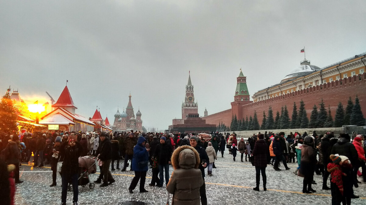 Вчера гуляли по Москве, сегодня едем в Переславль.