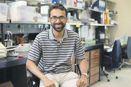 Врач Равиндра Гупта, который руководил лечением английского пациента с ВИЧ. Фото ahri.org