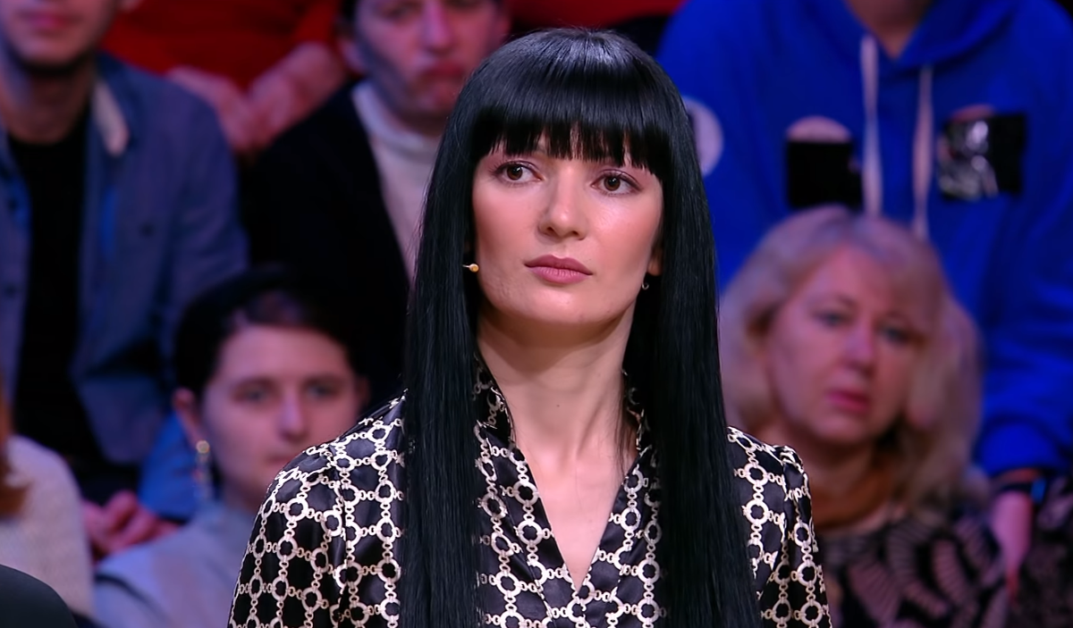 Эту девушку я, кажется, видела на "Давай поженимся". 