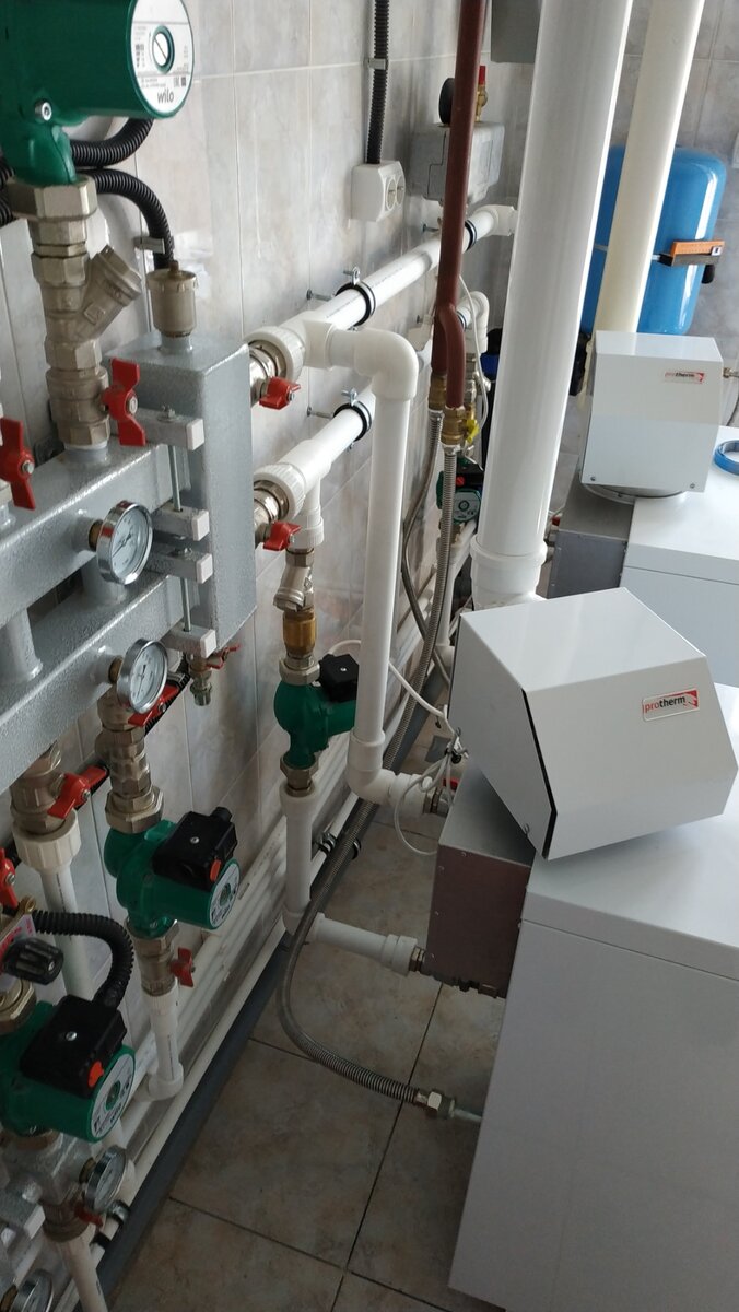 Наобум подключённый гидроразделитель привёл к неправильной работе системы отопления