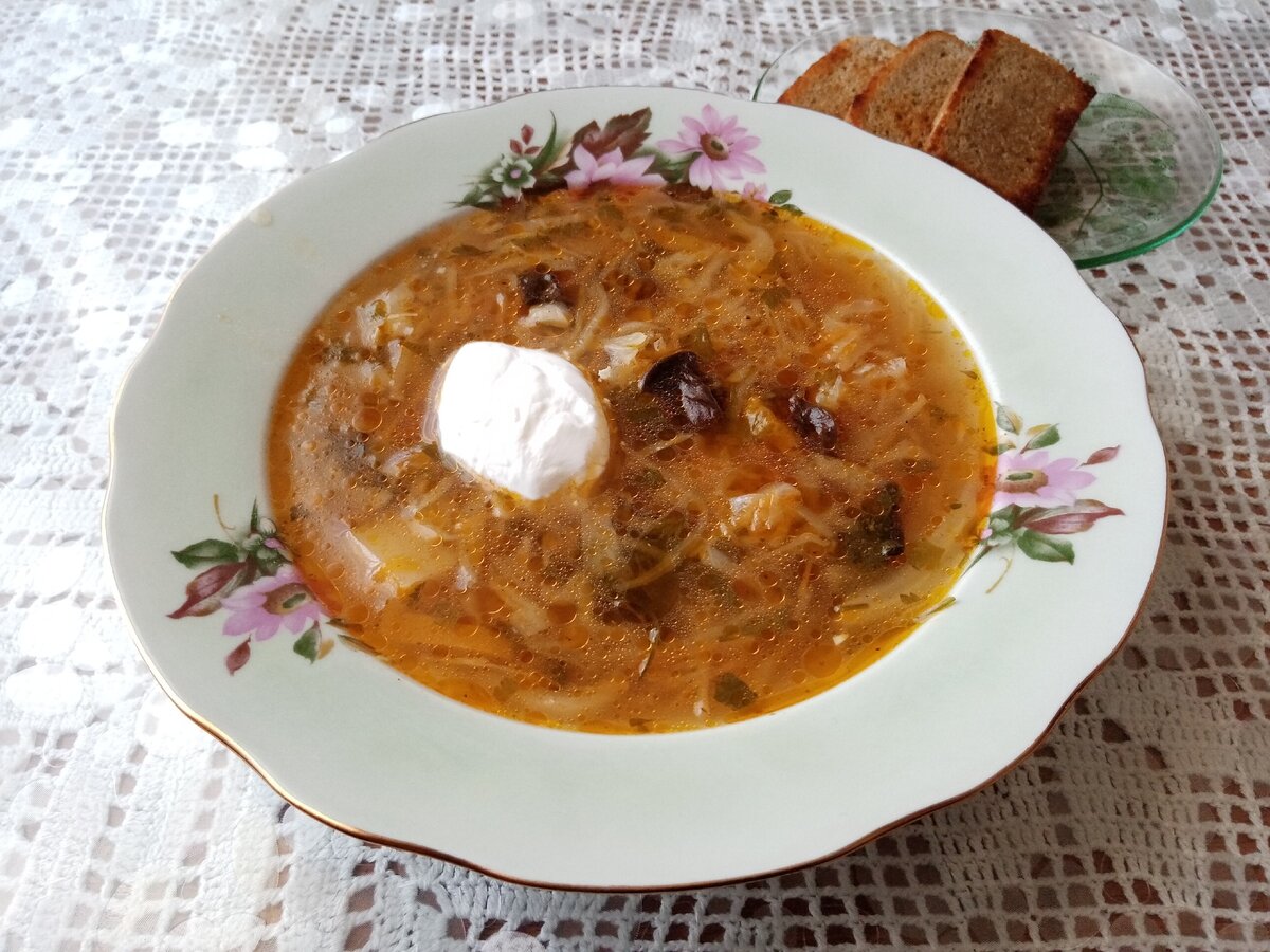 Щи с лесными грибами.