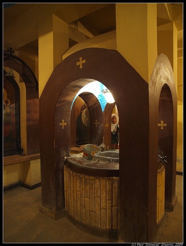 Колодец на православном кладбище (Каир)