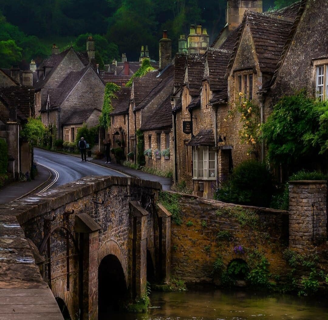 Англия деревня Castle Combe