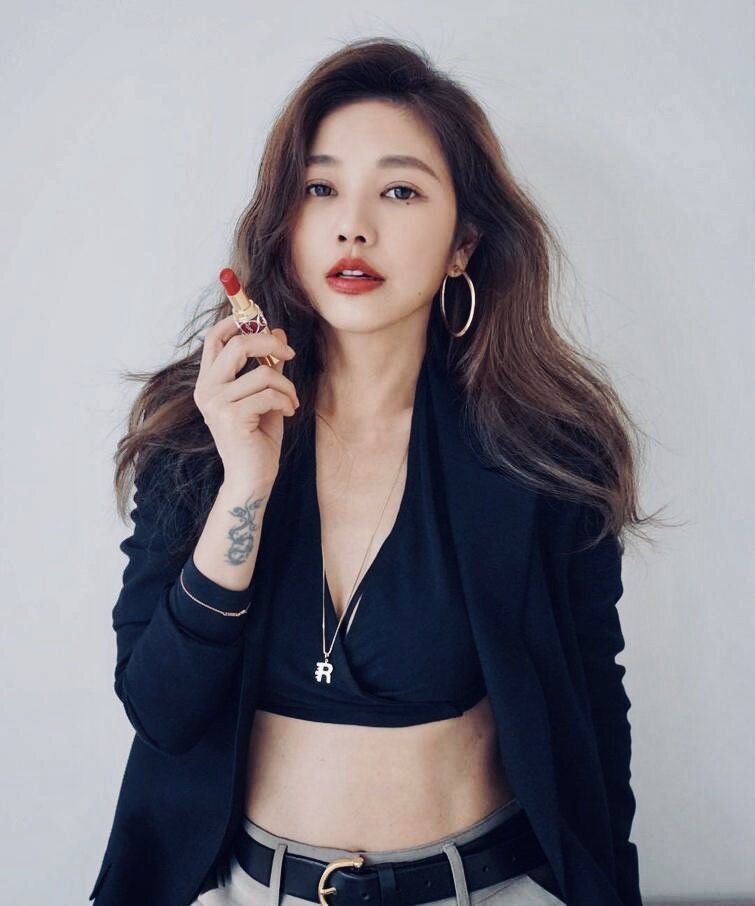 Лур Хсу выглядит как подросток, хотя на самом деле ей 43 года!