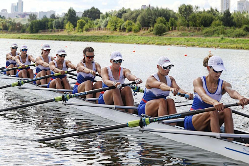 Восьмёрка с рулевой, в составе которой три липчанки стали победительницами регаты 