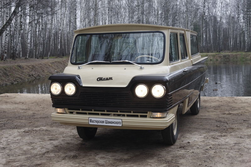 Этот автомобиль особенно ярко отражает дух и реалии своего времени. Помню, как впервые увидел этот микроавтобус в Москве в конце 1960-х.