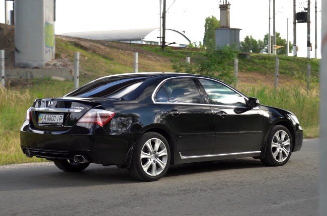 Honda Legend вид сбоку