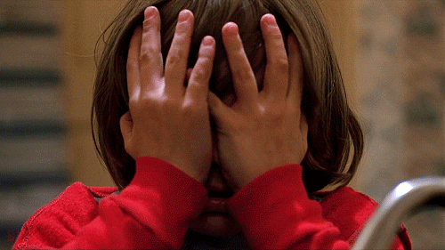 На гифке - кадр из фильма «Сияние» (1980)