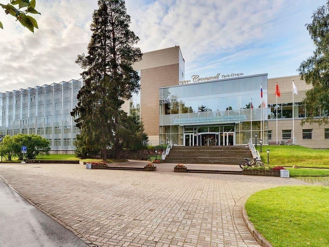 санкт-петербург, посёлок репино парк. репино центр. репинский универсам в репино. репинский 24 супермаркет. дача вырубовой в репино.