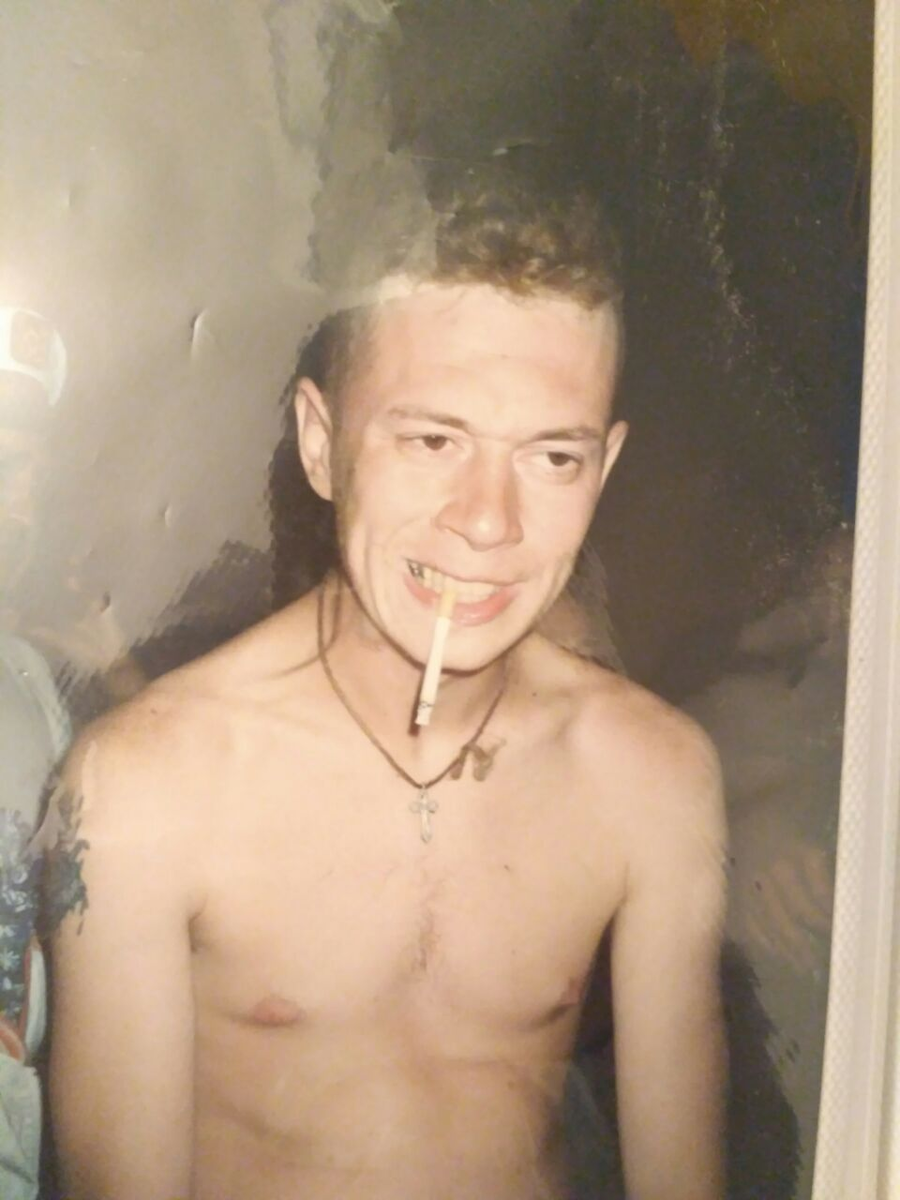 Сразу после ритуального сожжения футболки. Стрижку такую Сиду оформил Женя Ай-ай-ай Фёдоров