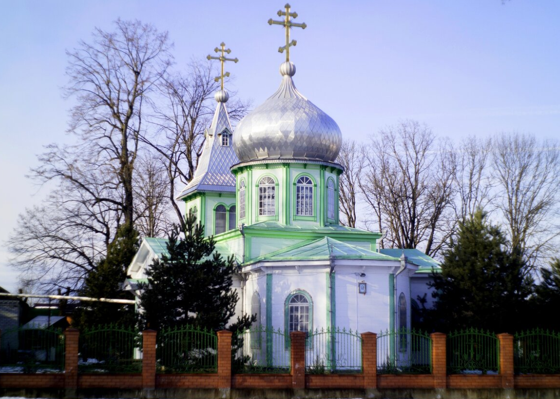 Краснодарский край рядом станицы. Храм в станице Кубанская Краснодарский край. Храм Святой Троицы Краснодарский край. Станица Кубанская храм Святой Троицы. Станица Кубанская Апшеронский район.