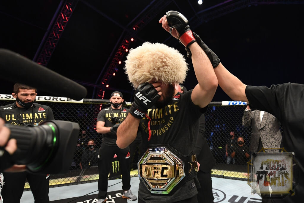 Глава UFC Дана Уайт убежден, что топовым легковесам есть чем заняться, пока действующий чемпион дивизиона Хабиб Нурмагомедов все еще думает над тем, следует ли ему официально объявлять о завершении карьеры. При этом самого россиянина Уайт называет лучшим бойцом в мире.