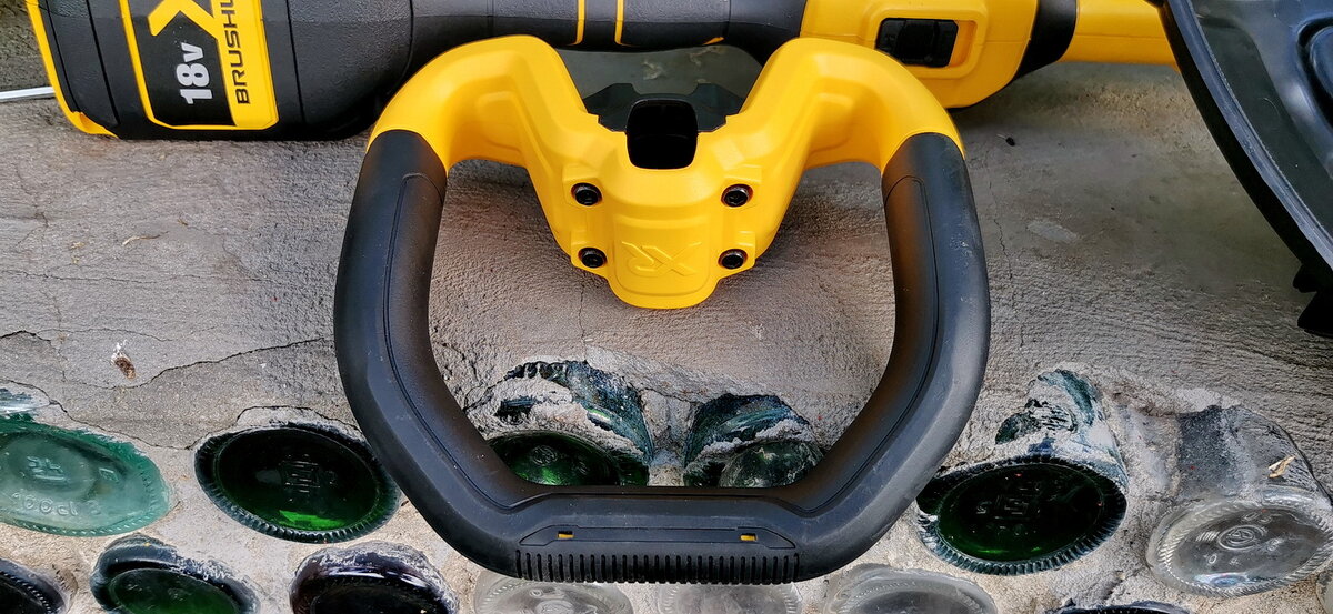 Дополнительная рукоятка