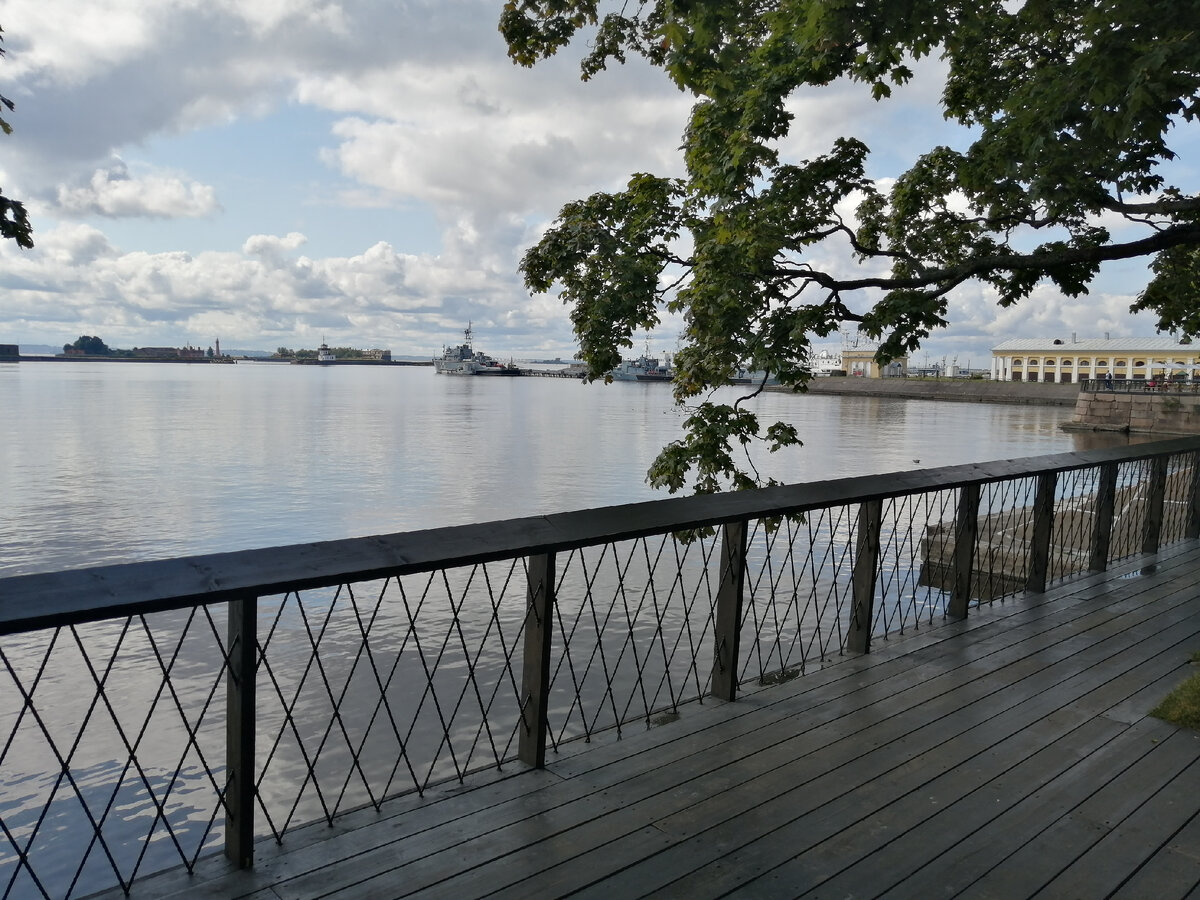 Набережная. Кронштадт. август 2021. Листай дальше →→→