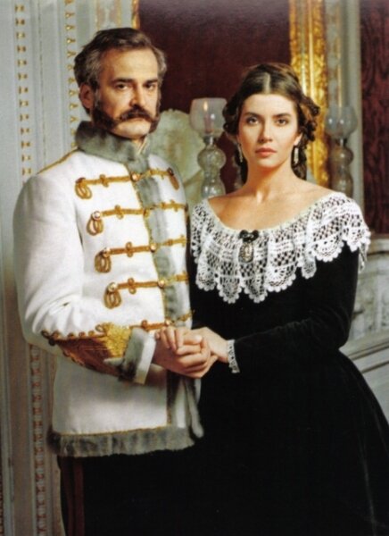 Кадр из сериала "Роман Императора", 1993. Актер Николай Буров в роли императора Алексанлра II и актриса Вера Сотникова в роли Екатерины Долгорукой.