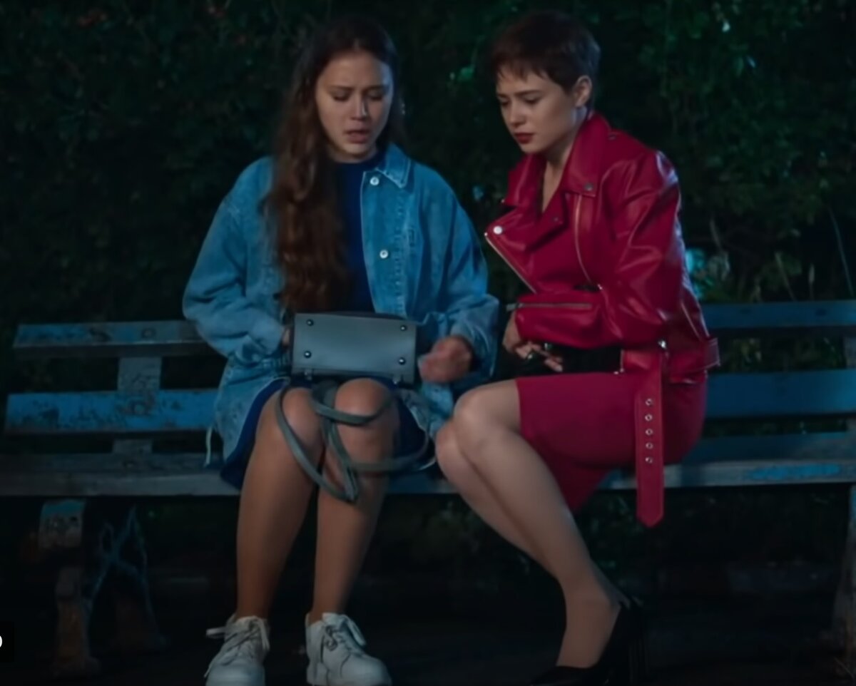 Скриншот видео из сериала "Я заберу твою семью"