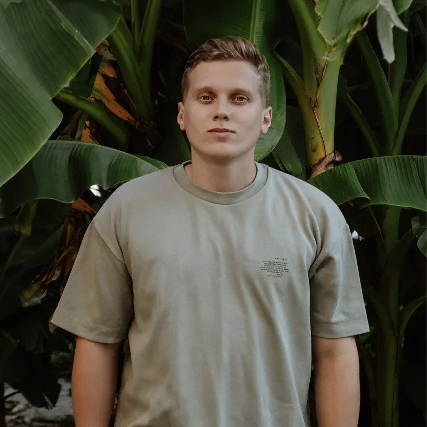 Мне 27, я живу в Калининграде, до этого жил в Сочи.