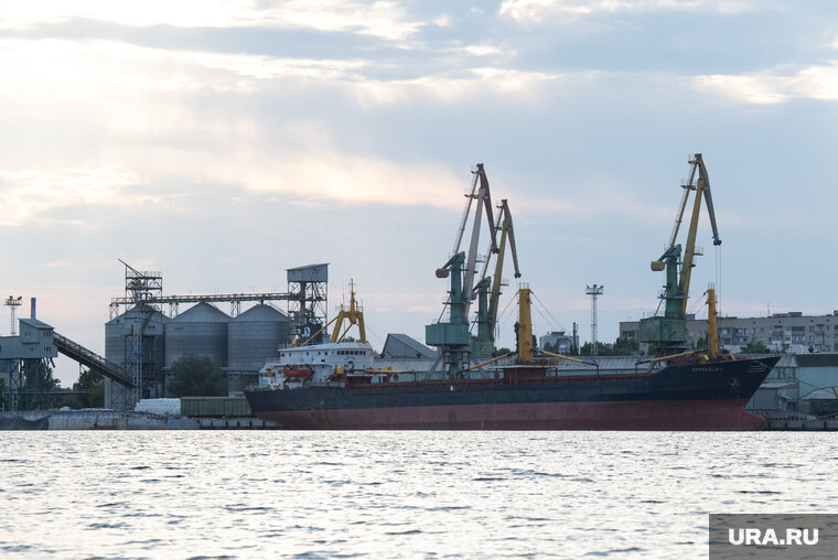    Нарушена транспортная система через Каховскую ГЭС, сказал Владимир Тетельман (архивное фото)