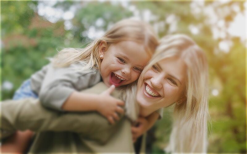 Воспитание дочери. Мама с дочкой