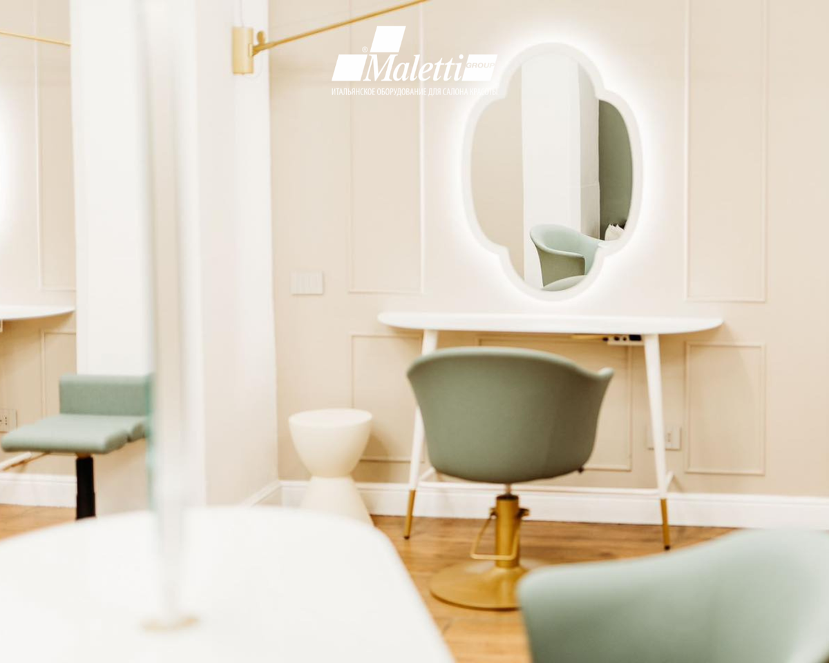 Стильное зеркало Maletti с подсветкой