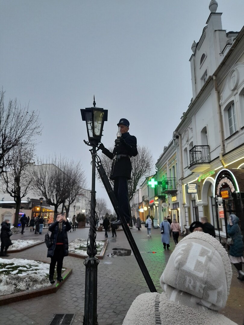 Брестский фонарщик, или о любви к своей работе | КОФЕ, ТАЙНЫ И ТУМАНЫ | Дзен