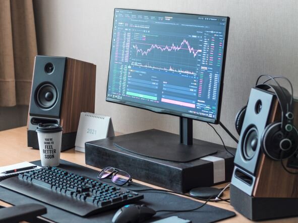 Вот так вот, в тишине и уюте, да под любимую музыку с кофе... Ляпота!