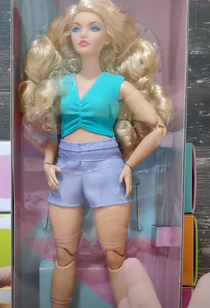 Андра в коробке Барби Лукс youtube.com