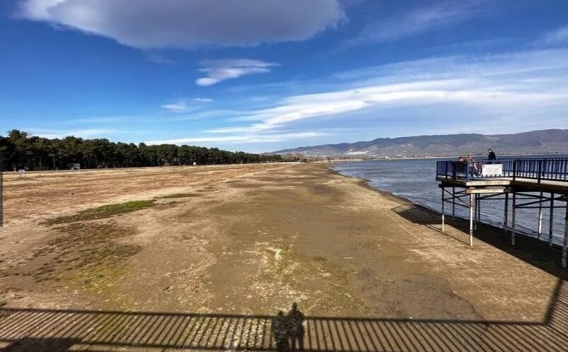 Вид на озеро Изник с пирса