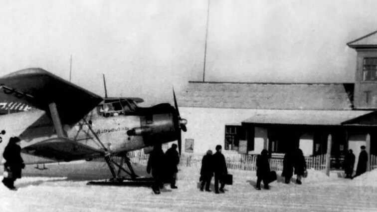 Аэропорт ане. АН-2 пассажирский самолёт. СТО дней Авиация самолёт.