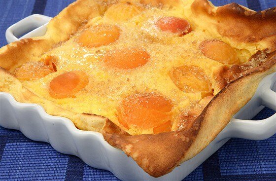    Абрикосовый пирог с грецкими орехами