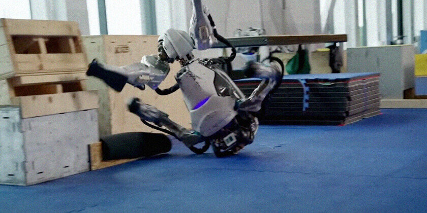    Далеко не все трюки Atlas выполнил с первого раза. Фото: Boston Dynamics
